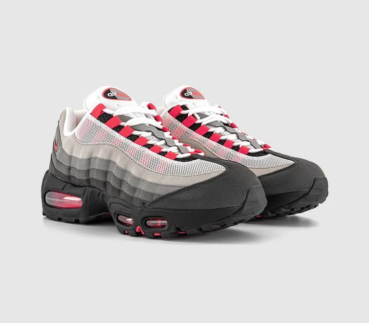 Nike — Air Max 95 — Black / Solar Red